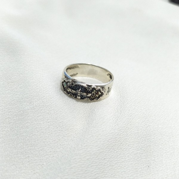 farvahar-diamond-emblem-ring (1)