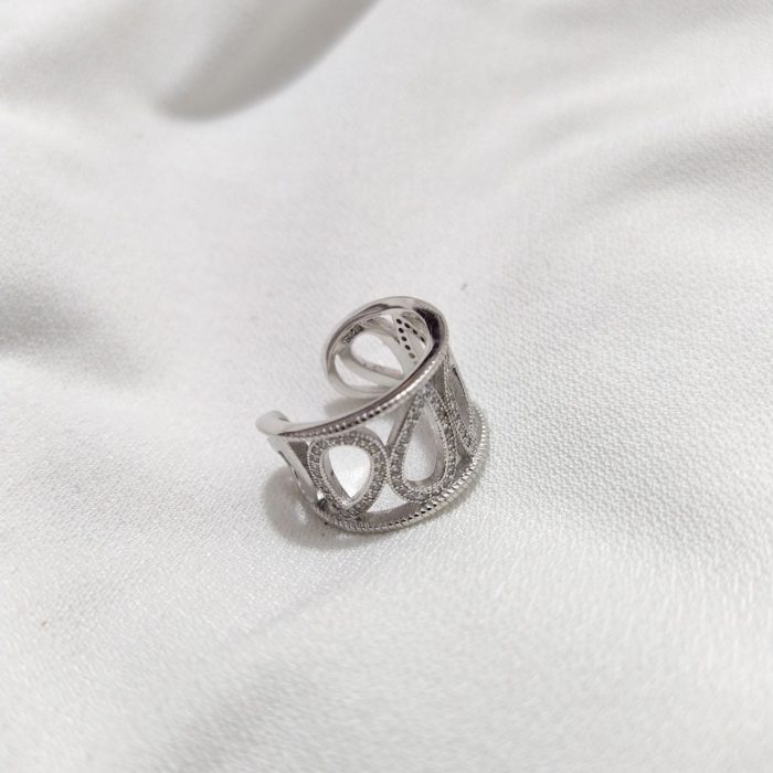 girl-silver-loop-ring (4)