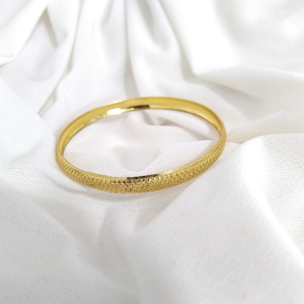 gold-plated-gridded-shaped-bracelet (4)